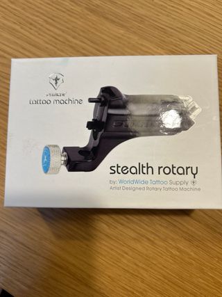 macchinetta per tatuaggi con pedale