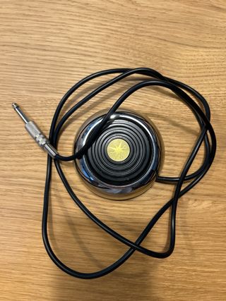 macchinetta per tatuaggi con pedale