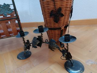 Conjunto revistero jarrón flores y candelabro