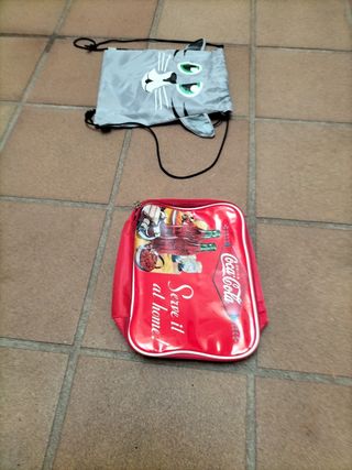 pack mochila de gato y maletin cocacola