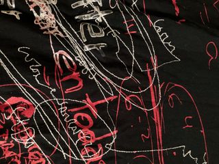 Falda negra y roja Desigual