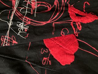 Falda negra y roja Desigual