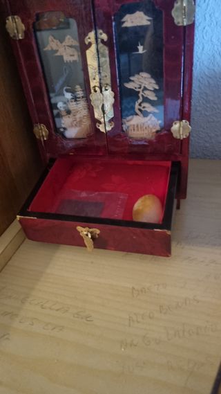 Joyero musical chino antiguo lacado