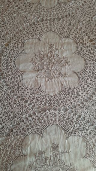 COLCHA BORDADA Y GANCHILLO