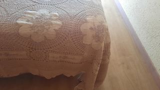 COLCHA BORDADA Y GANCHILLO