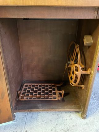 Maquina de coser antigua