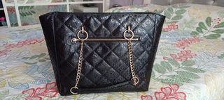 Espectacular bolso Guess