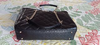 Espectacular bolso Guess