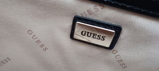 Espectacular bolso Guess