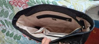 Espectacular bolso Guess