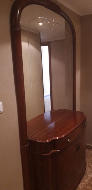 Espejo y mueble para la entrada