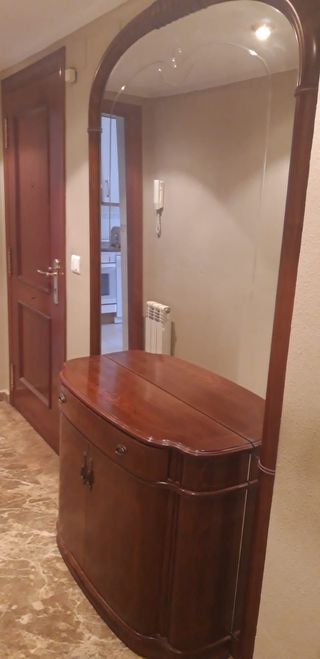 Espejo y mueble para la entrada