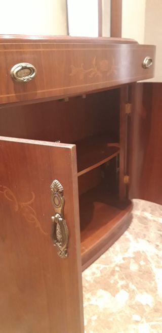 Espejo y mueble para la entrada