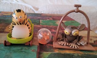 Juguete móvil selva con muñecos