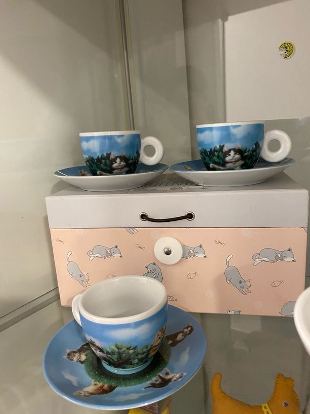 JUEGO DE TAZAS GATITOS