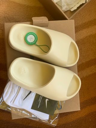 chanclas slide yeezey