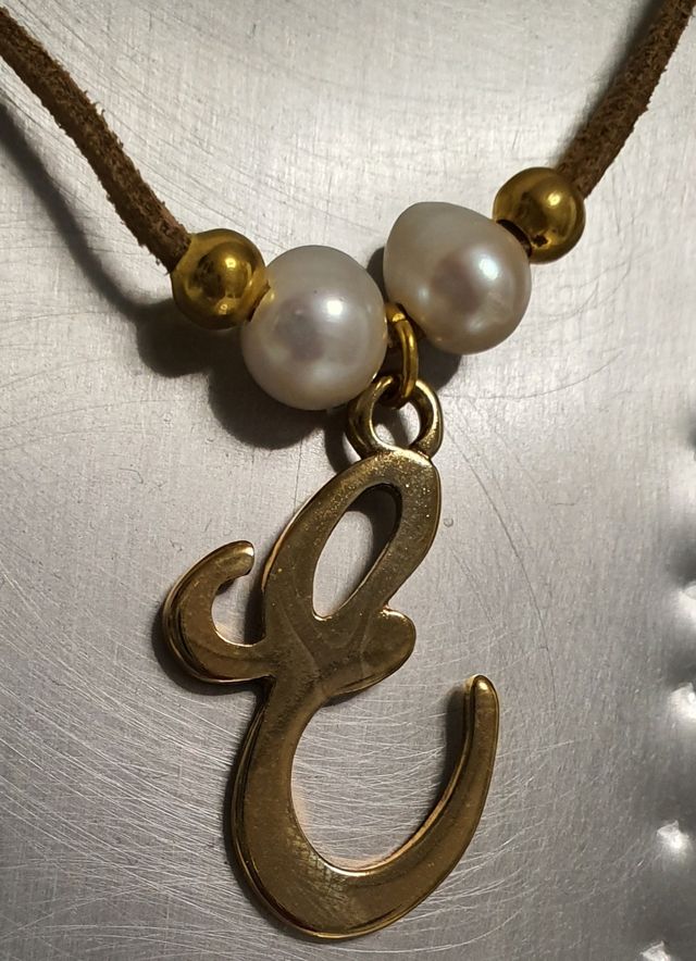 Colgante con inicial