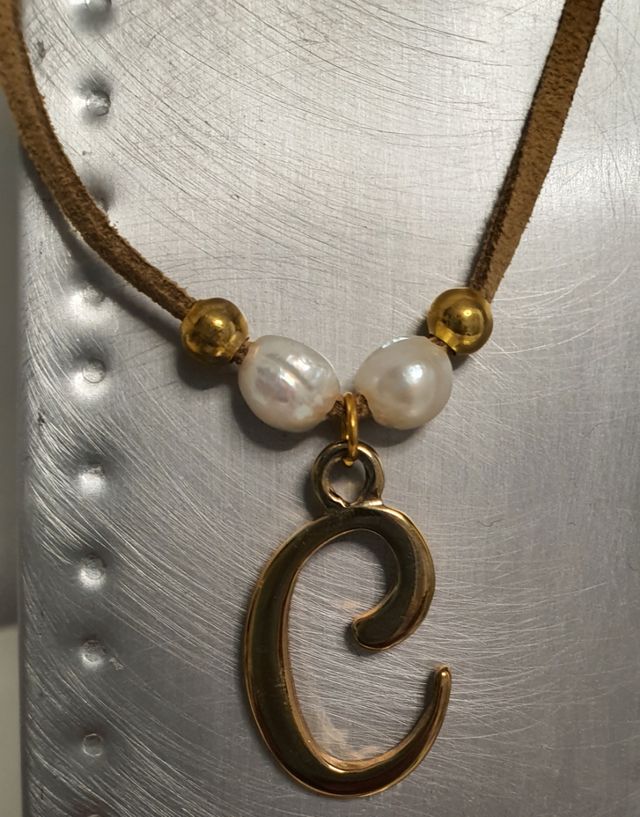 Colgante con inicial