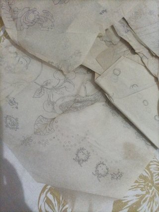 Hojas de papel con dibujos para bordados