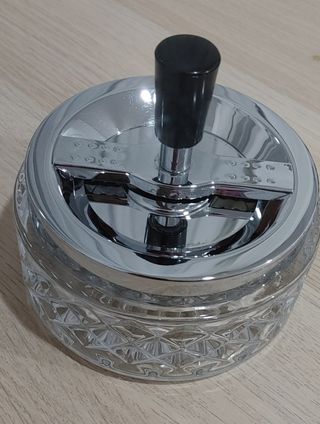 Cenicero transparente, centrifugado