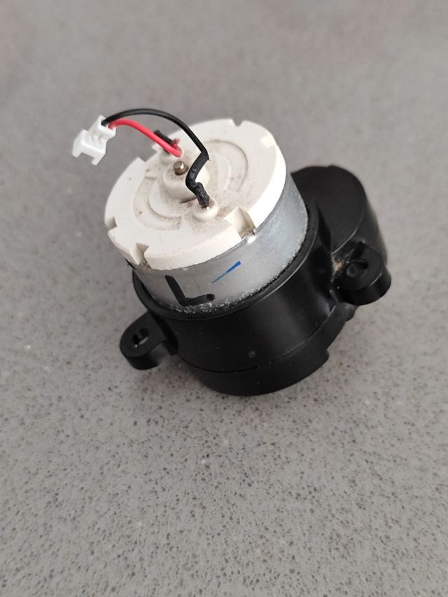 Motor lateral L robot conga