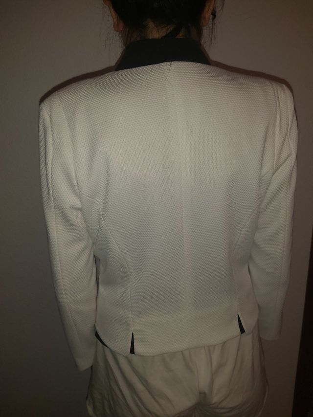 Americana blanca talla M