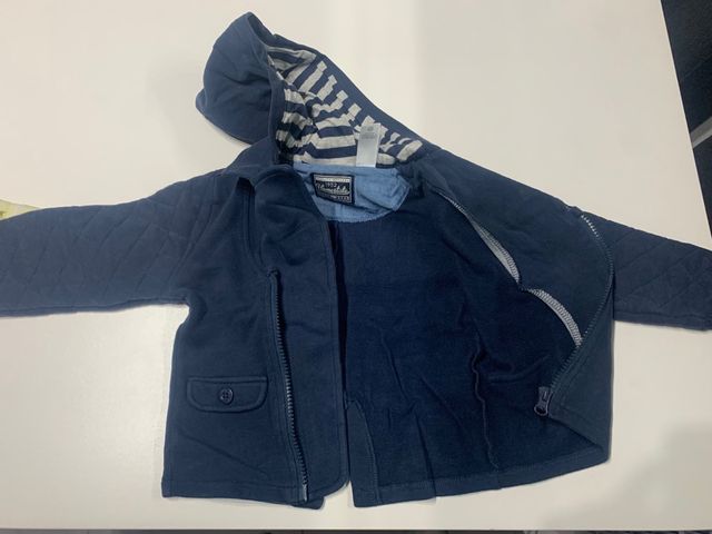 abrigo vestir C&A de niño