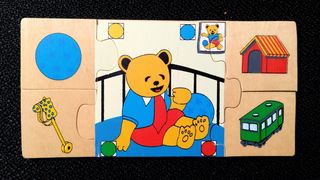 Caja con 6 puzzles de madera
