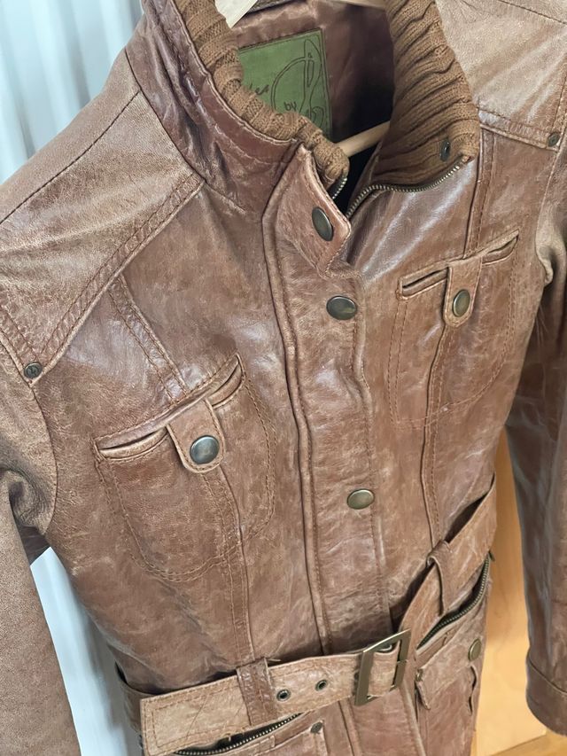 Cazadora color marrón, chocolate