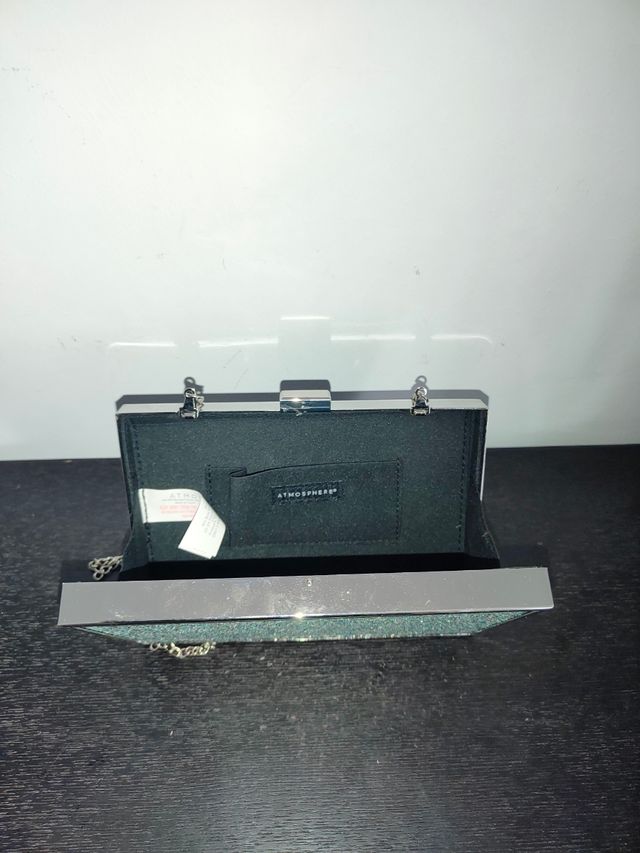 Bolso clutch metal rígido brillante brillo rubí