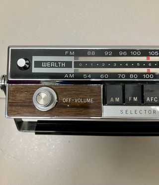 Radio Autoportable FM-AM Wealth Solid State