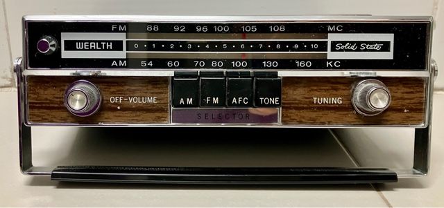 Radio Autoportable FM-AM Wealth Solid State