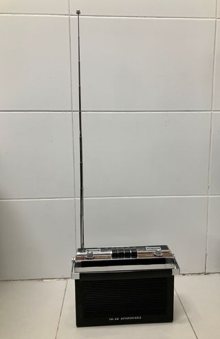 Radio Autoportable FM-AM Wealth Solid State