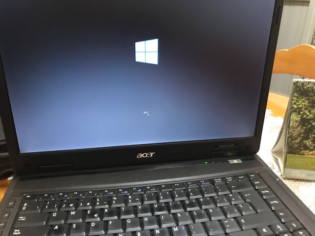 Ordenador portatil Acer.