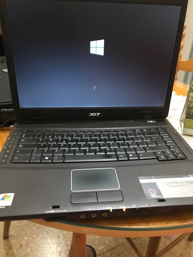 Ordenador portatil Acer.