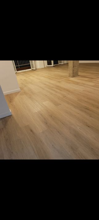 PROFESIONALES EN COLOCACIÓN DE TARIMA FLOTANTE