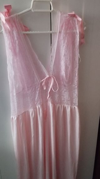 Conjunto de bata y camisón 