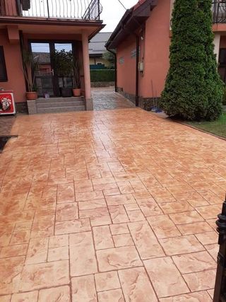 HORMIGÓN SUELO 25€ POR METRO APARTIR DE 200METROS