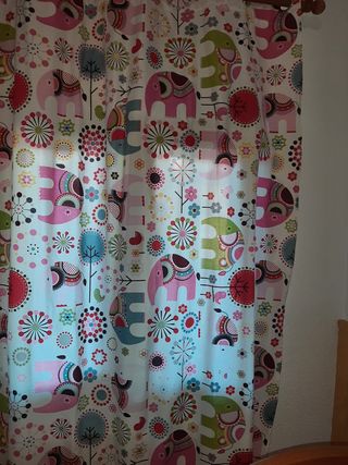 Cubrecamas + cortina.