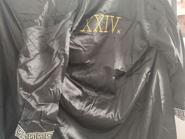 Bata Bruno Mars y complementos