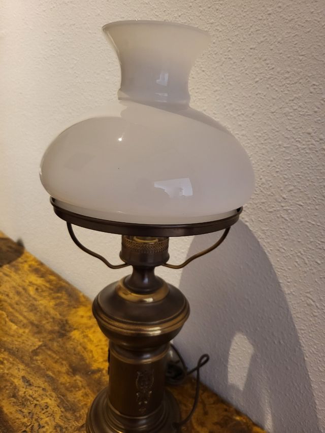 Lámpara quinqué clásica,