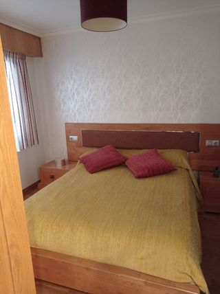 Colcha,2 cojines, y cortinas todo a juego