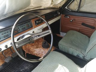GAZ 24 1976
