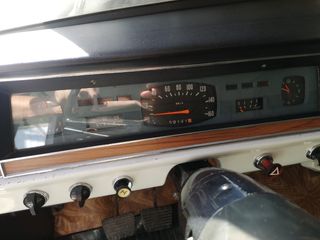 GAZ 24 1976
