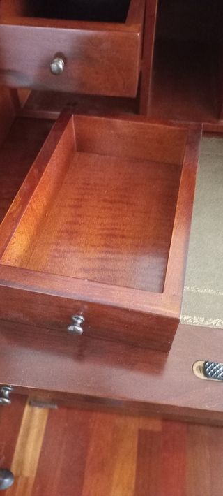 Secreter Buffette. Estilo inglés