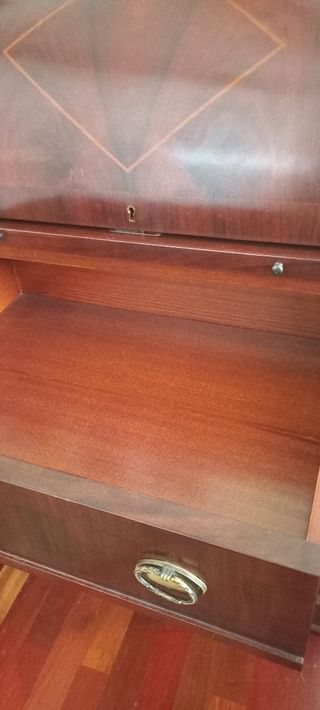 Secreter Buffette. Estilo inglés