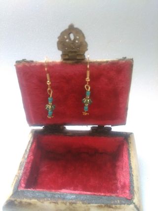 Pendientes turquesa y oro. India. Nuevos