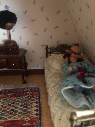 Casa de muñecas y accesorios