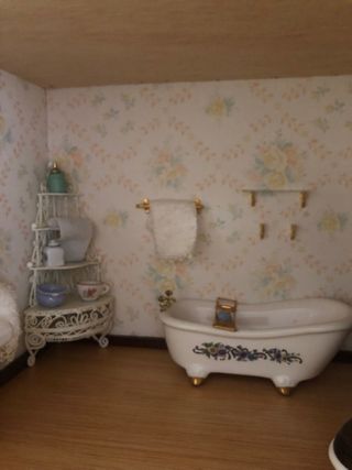 Casa de muñecas y accesorios