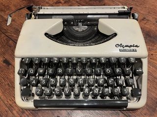 Maquina de escribir Olympia